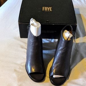 Frye Brielle zip peep bootie